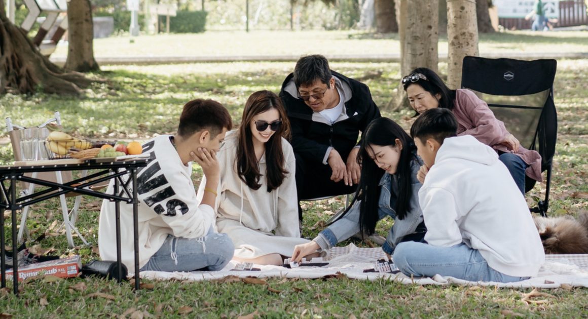 ▲▼A picnic can be more than just food, but a quality time with your family. (Photo・Brown Chen)