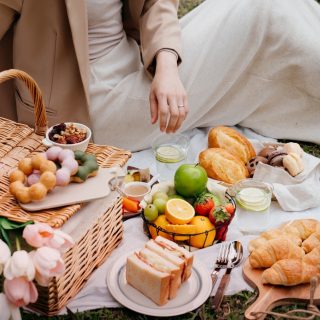 Taipei boasts numerous parks perfect for picnicking, where one can savor delicious food and unwind. (Photo・Brown Chen)